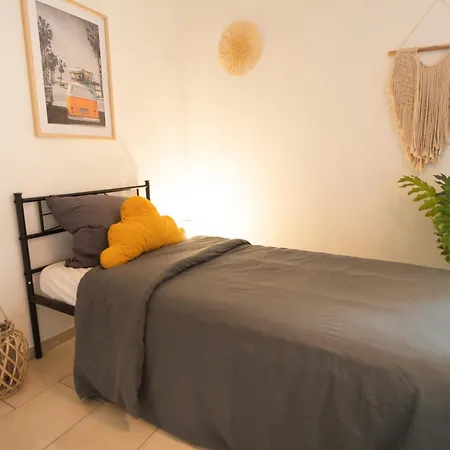 Leonie Apartment *