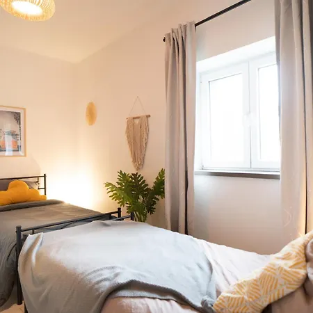 Leonie Apartment
